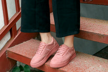 Skateboarding shoes for women, very confortable and beautyful. Womens foorwear. White and rose