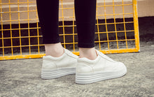 Skateboarding shoes for women, very confortable and beautyful. Womens foorwear. White and rose